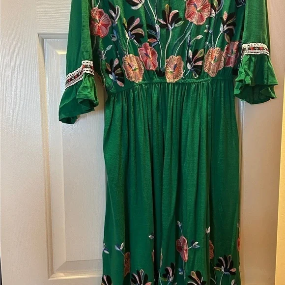 Shineflow Women's Short Sleeve Mexican Embroidered Floral Pleated size M - Picture 5 of 9